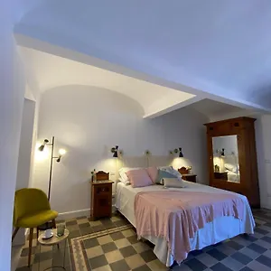 dimora-dei-minoriti.taorminaitalyhotels.com/